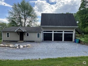 Building Photo - 3720 Basford Rd