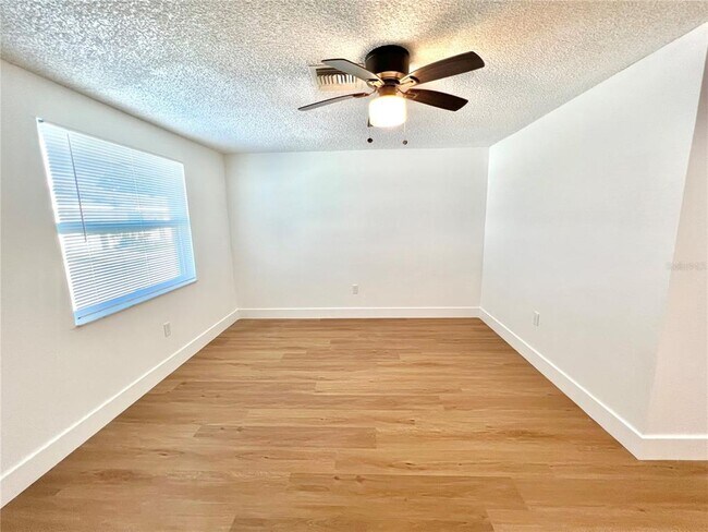 Foto del edificio - 4930 Elkner St