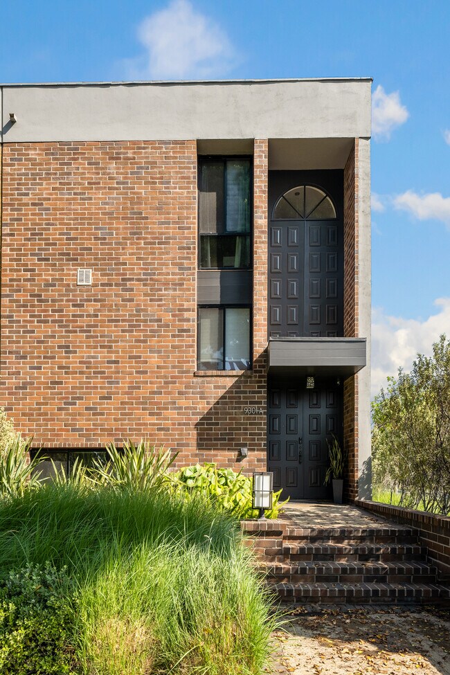 Foto del edificio - 9301 Burton Way