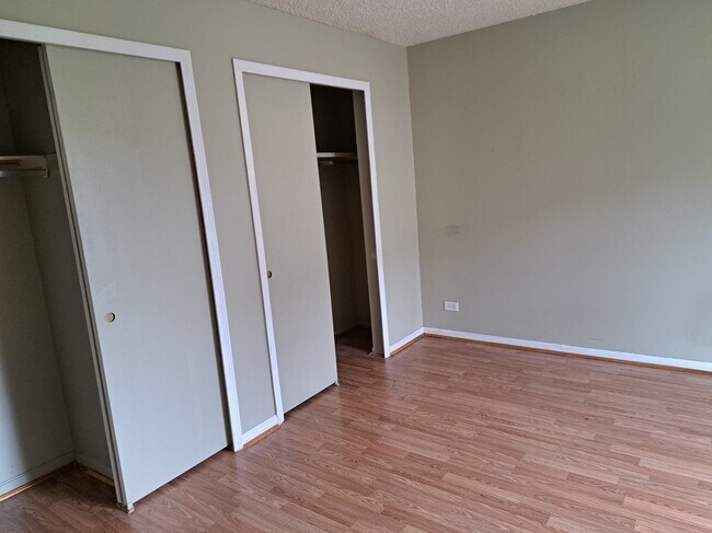 Foto del edificio - 9220 E Girard Ave