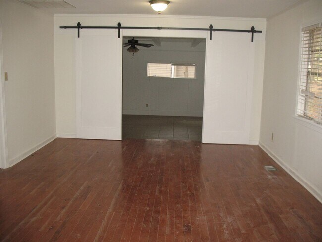Building Photo - 3949 Berkley Dr