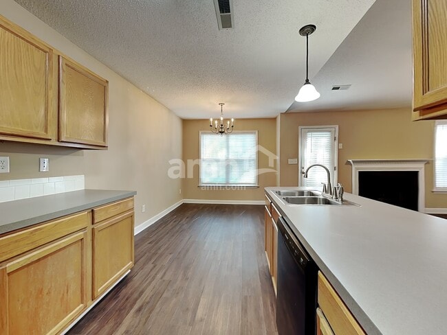 Building Photo - 125 Fiddlers Run Ct