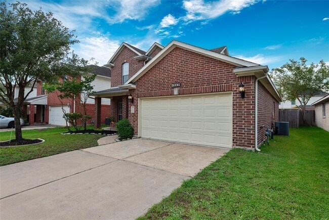Building Photo - 10039 Noisy Waters Dr