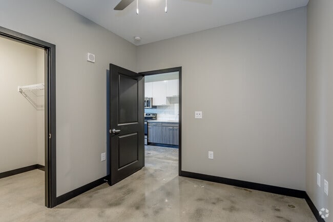 1BR, 1BA - A1 - Flashcube Apartments