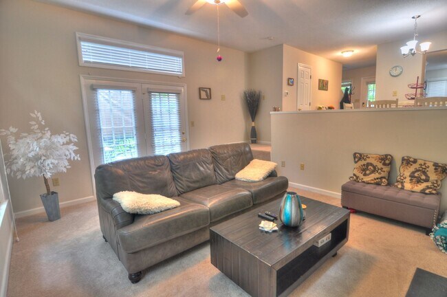 Foto del edificio - Minutes to UNC-Chapel Hill - 2 bedroom Tow...