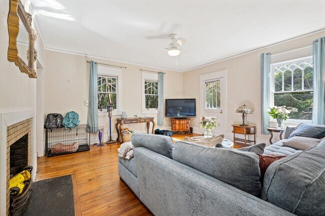 Foto del edificio - Prime UNC Location – 2BR Home Across from UNC Public Health