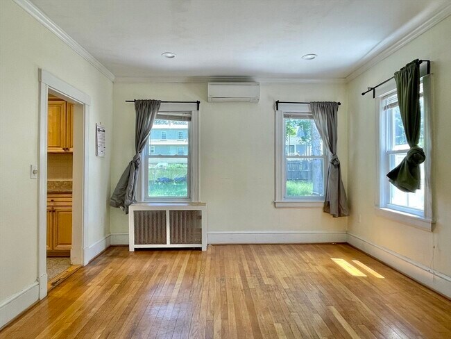 Building Photo - 413 Bedford St