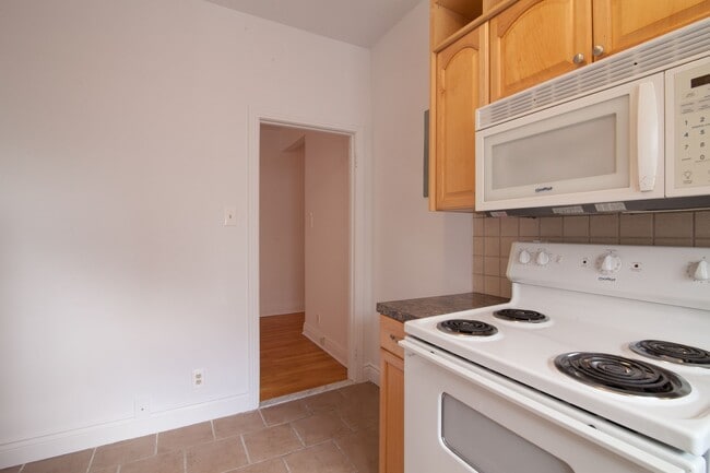Photo du bâtiment - 6211 Av. Lennox