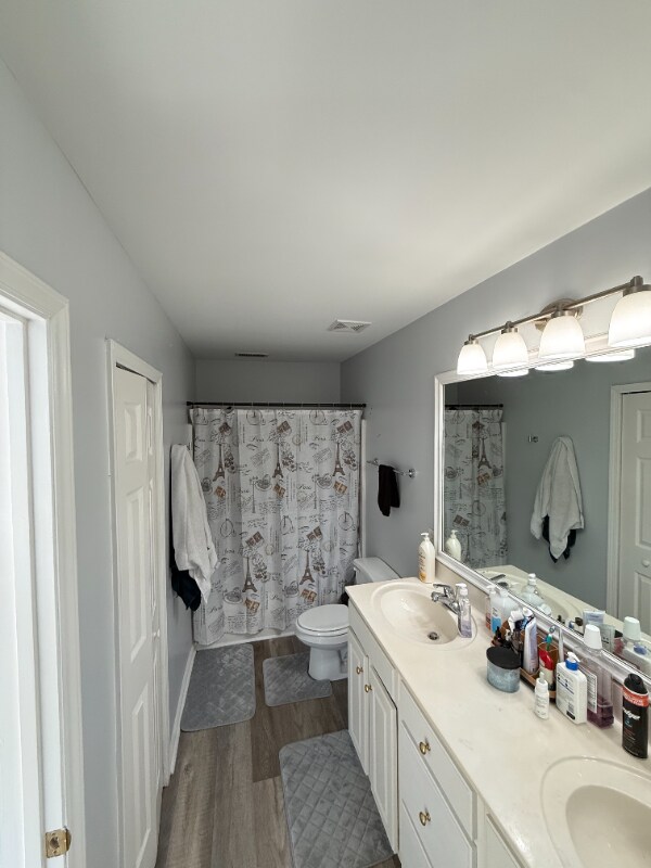 Foto del edificio - 3781 Winborne Ln