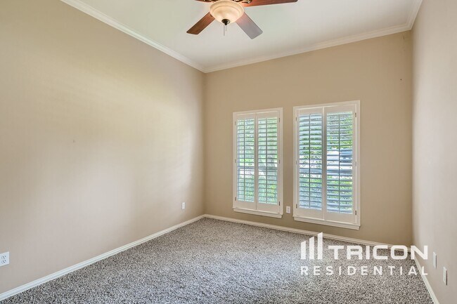 Building Photo - 4720 Yorkshire Trail