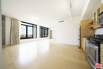 Building Photo - 1111 S Grand Ave