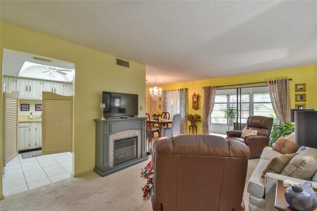 Building Photo - 648 Midway Dr