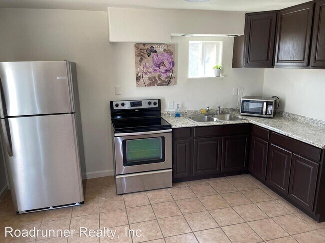 Building Photo - 2 br, 1 bath House - 85011 Amboy Rd
