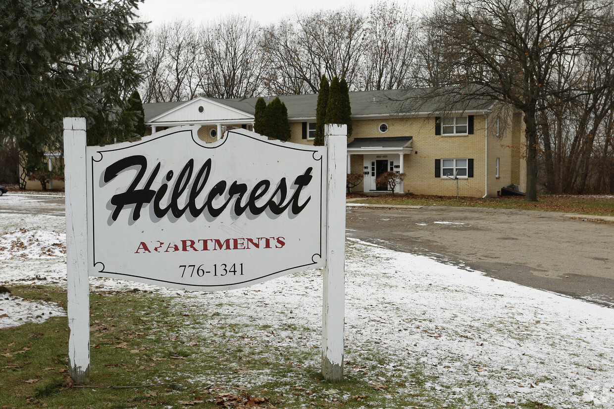 Foto principal - Hillcrest Apartments