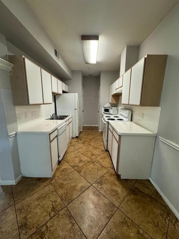 Building Photo - 6289 Wilcrest Dr