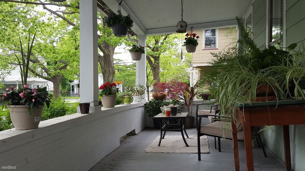 Primary Photo - 3 br, 1 bath House - 209 north plain st it...