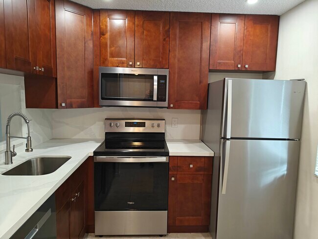 Foto del edificio - 8770 Royal Palm Blvd