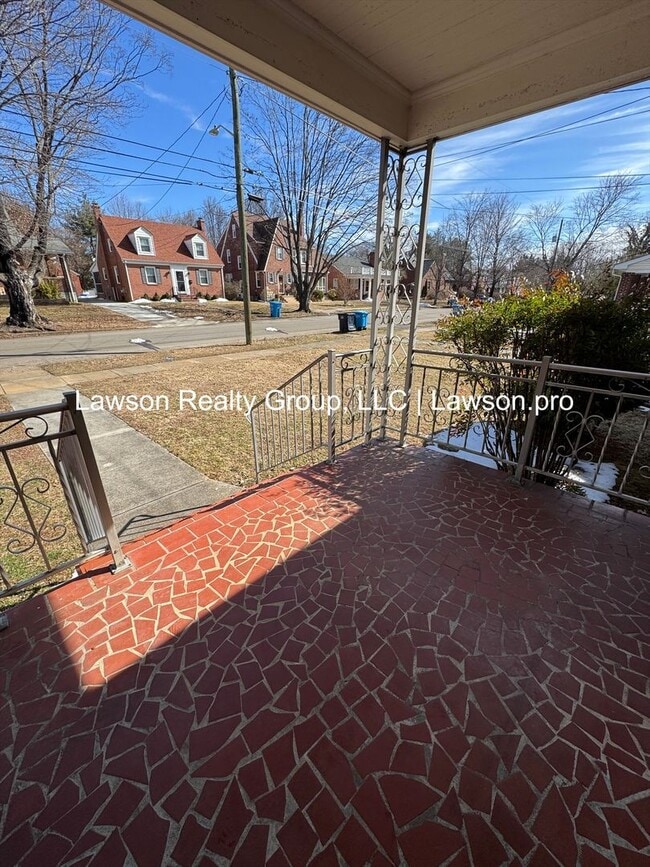 Building Photo - Meticulously Cared for Three Bedroom Ranch