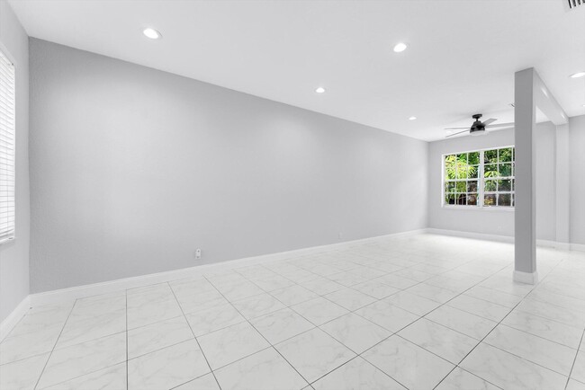 Building Photo - 5814 Eagle Cay Ln