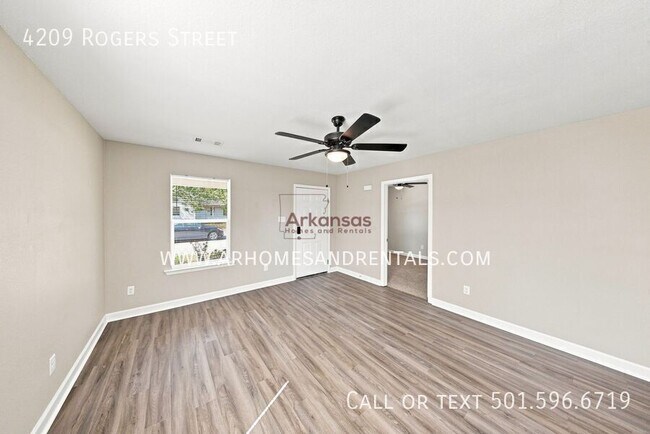 Building Photo - 4209 Rogers St