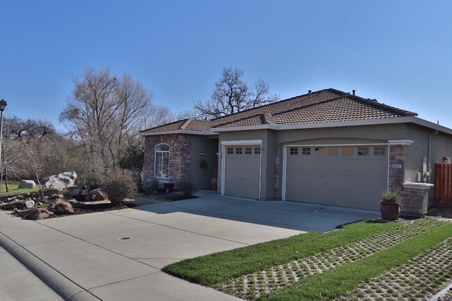 Building Photo - 4310 Lakebreeze Dr