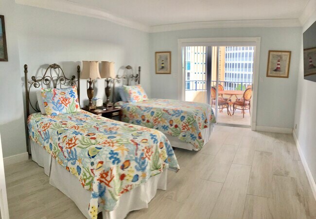 Second bedroom - 4451 Gulf Shore Blvd N