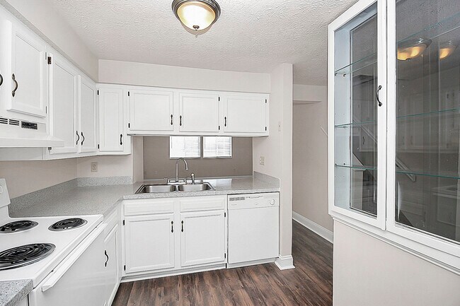 Foto del edificio - 7320 Pebblestone Dr