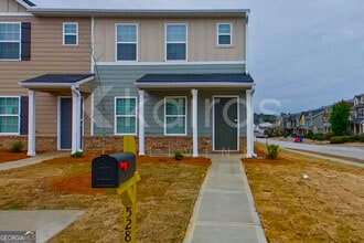 Building Photo - 528 Ivy Brook Way