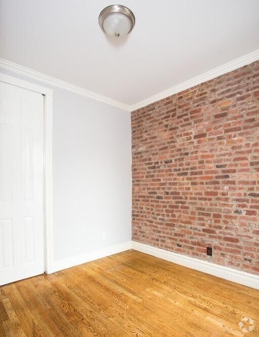 Building Photo - 234 Mott St