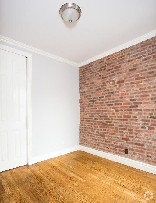 Building Photo - 234 Mott St