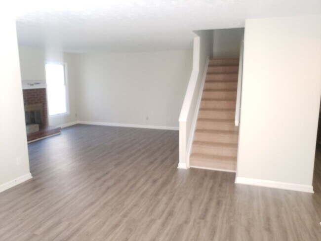 Foto del edificio - 2BR Townhouse in Avondale