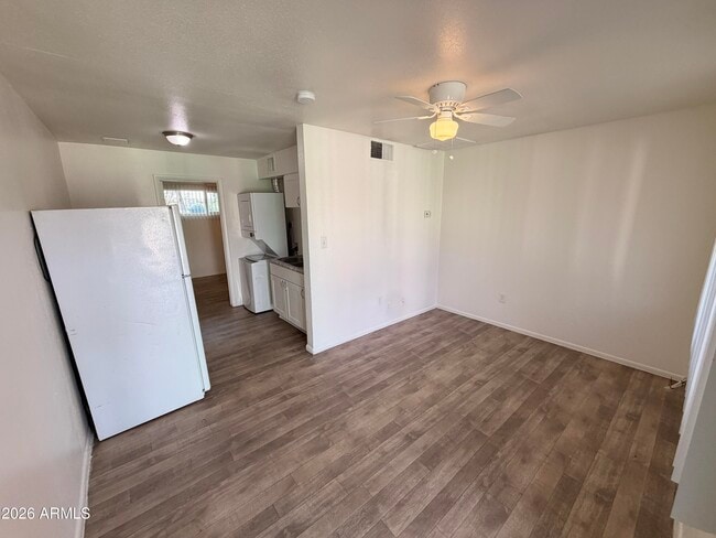 Foto del edificio - 6802 W Glendale Ave