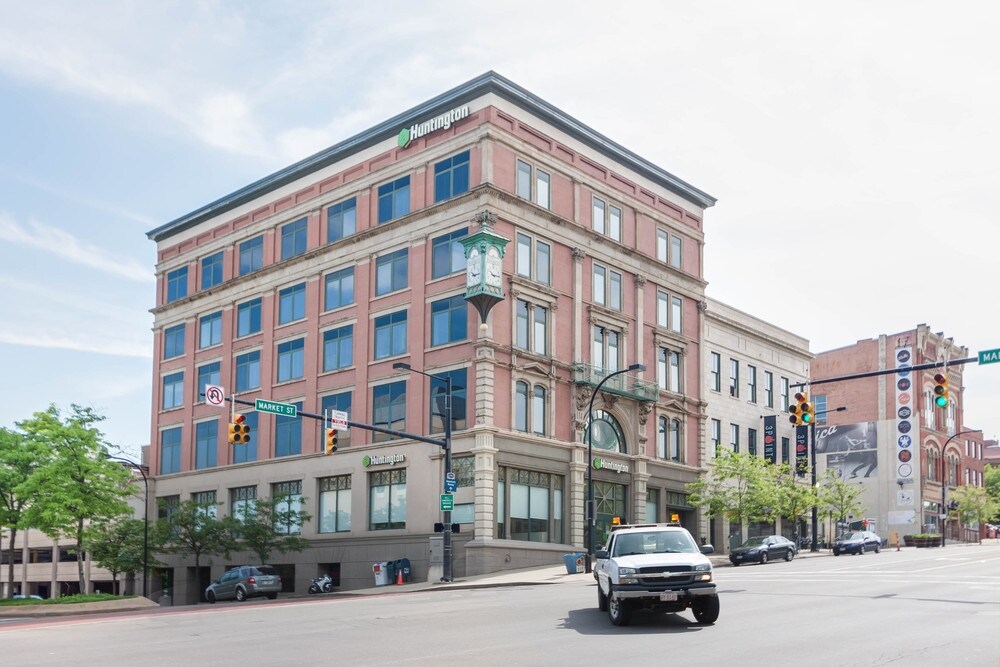 Primary Photo - Everett Building