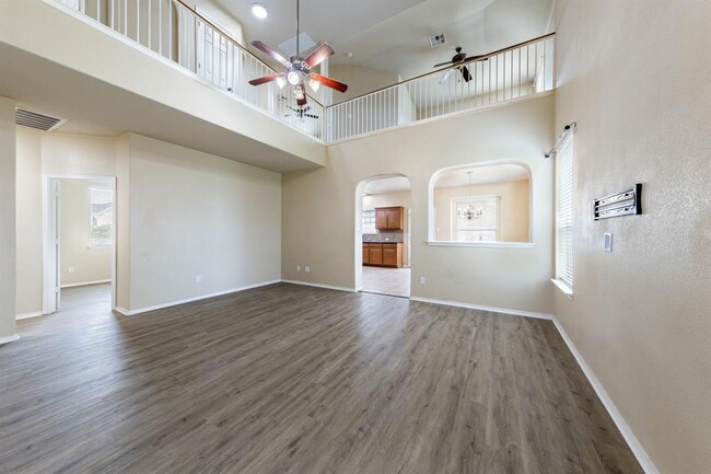 Building Photo - 1203 Logan Dr