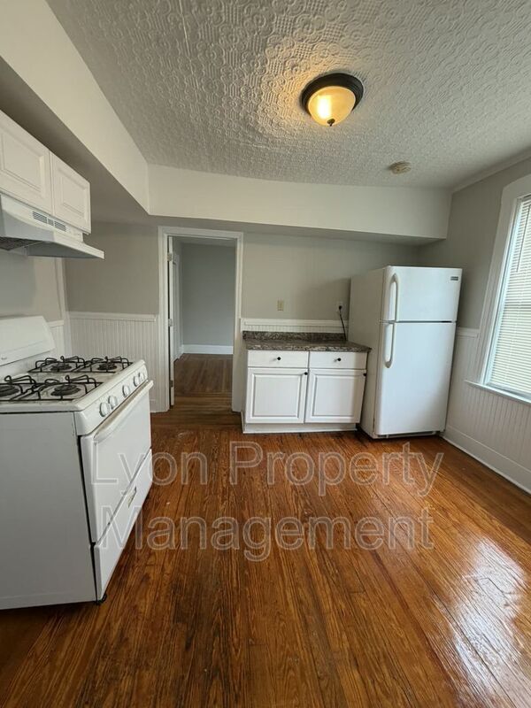 Building Photo - 318 Paradis Ave