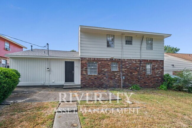 Foto del edificio - Renovated Gem! This 4-bed, 1.5-bath home!!!!! Section 8 Welcomed!!!!