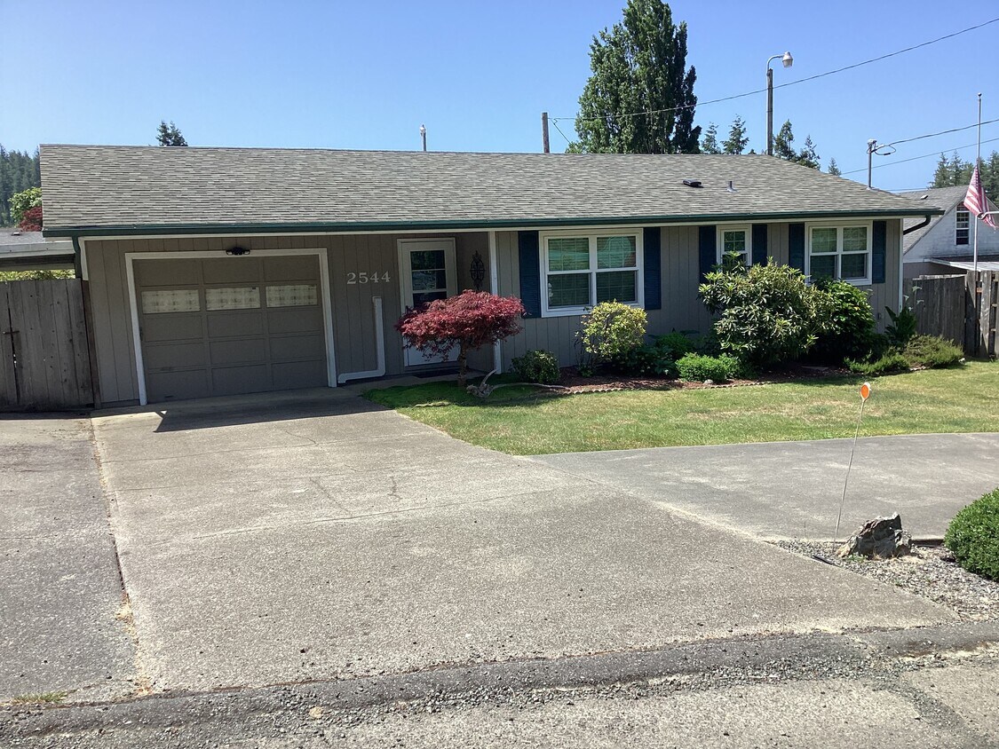 Foto principal - 2544 Maple St