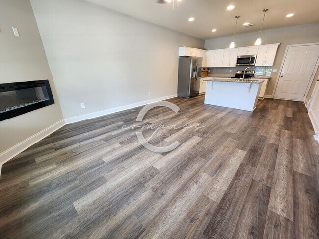 Foto del edificio - 6414 Olmadison Pl