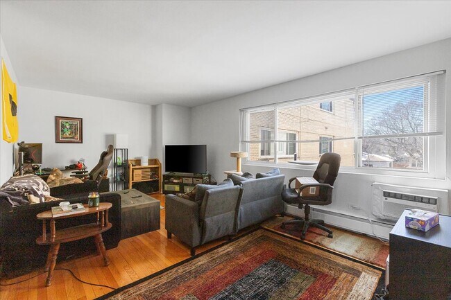 Foto del edificio - 6721 N Hermitage Ave
