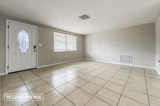 Foto del edificio - 4847 Elmwood St