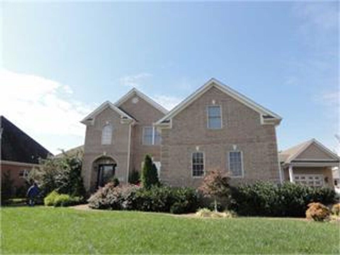 Primary Photo - 4 Bedroom, 3 Bath House *Inground Pool*