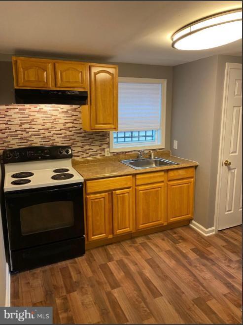 Foto del edificio - 613 E 12th St