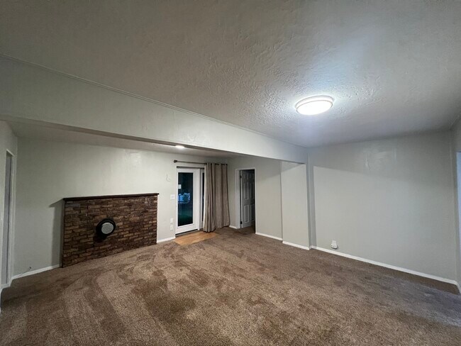 Building Photo - Soda Fourplex