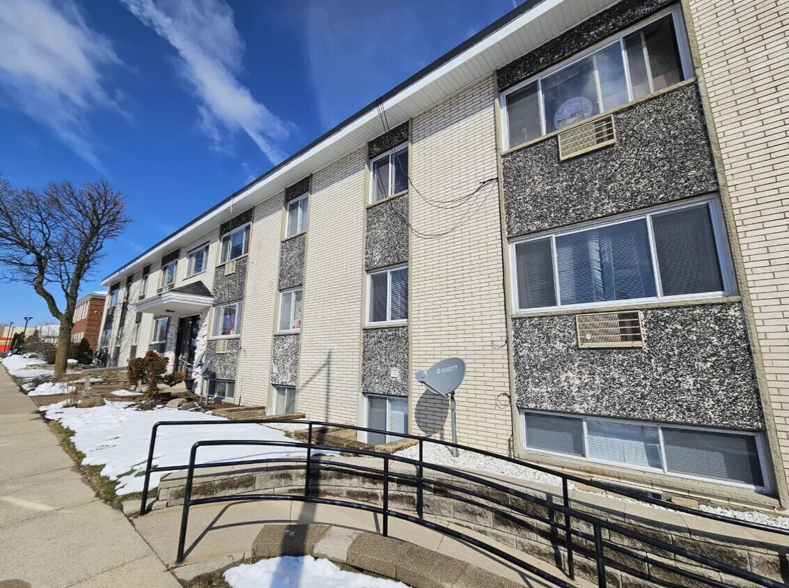 Foto del edificio - 6914 W Lincoln Ave