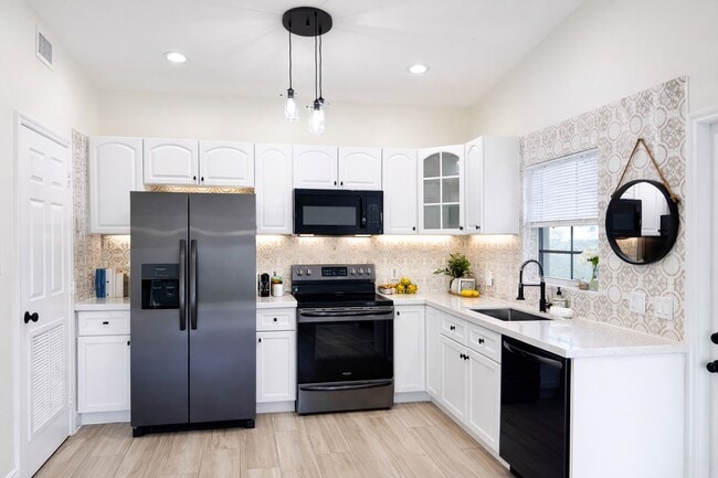 Kitchen - 1012 NE 17th Ct