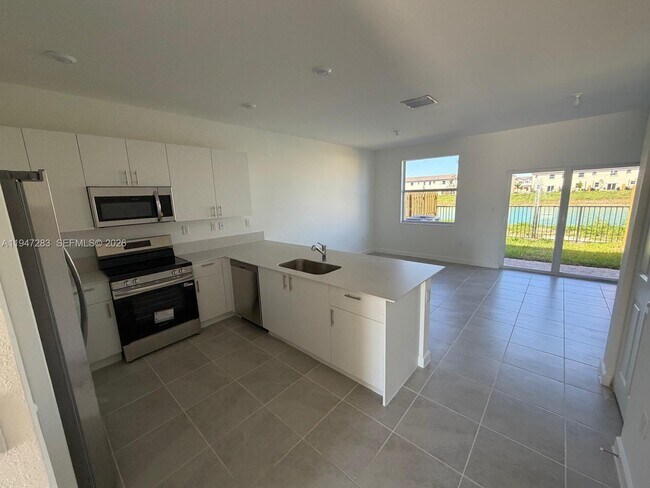 Foto del edificio - 2732 SE 26th Ave