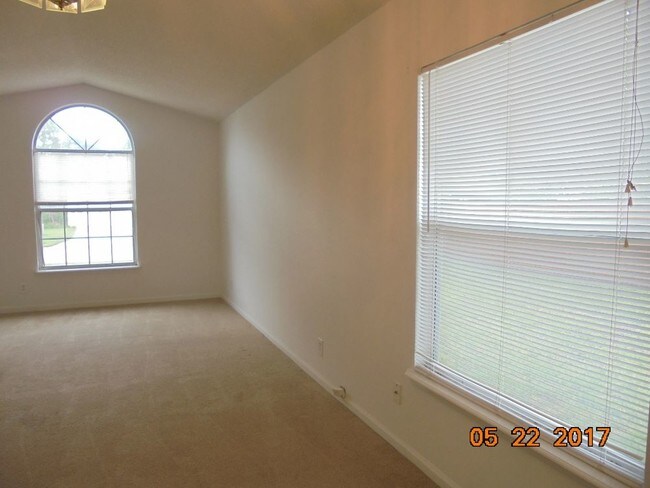 Building Photo - 2288 Luana Dr E