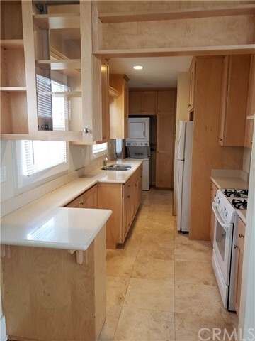 Primary Photo - 1515 1/2-1502 E Ocean Blvd