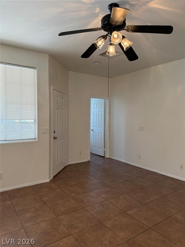 Foto del edificio - 1260 Oak Village Ave