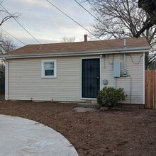 Building Photo - 1408 SW 12th Ave